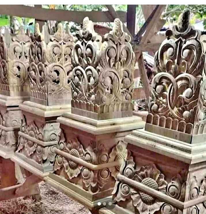 Konsol Rumah Kayu